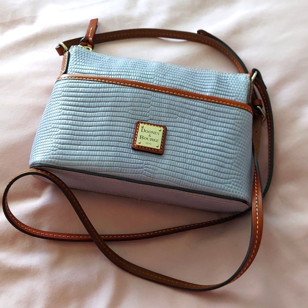 Dooney & Bourke crossbody handbag